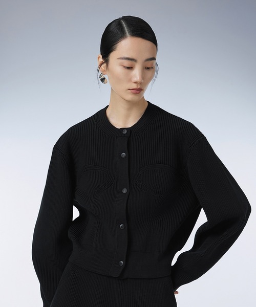 JNBY(ジェーエヌビーワイ)の「Corset Silhouette Design Cardigan / ニットカーディガン(ニット/セーター・レディース・グレー/ブラック/ピンク・38/36)」の4枚目の写真