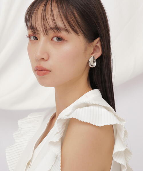 JILL by JILL STUART(ジルバイジルスチュアート)の「◇ドロップメタルイヤリング(イヤリング・レディース・シルバー・FREE)」の4枚目の写真