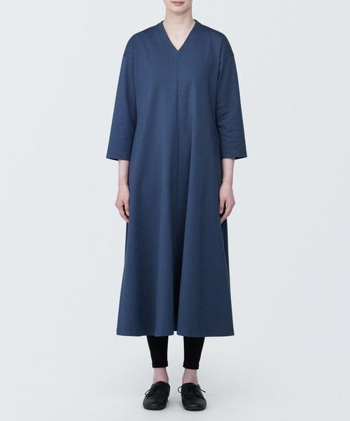 無印良品(ムジルシリョウヒン)の「婦人 二重編みVネックワンピース(ワンピース・レディース・ブラック/ネイビー・XL/M/S/L)」の10枚目の写真