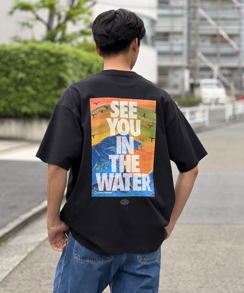 MAGIC NUMBER（マジック ナンバー）の「【MAGIC NUMBER】SEE YOU IN YHE WATER ART by Cooga Supaca（Tシャツ/カットソー・メンズ・ブラック/ホワイト/グレー・X-LARGE/LARGE/MEDIUM）」の13枚目の写真