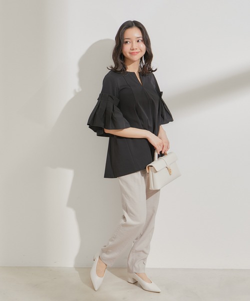 VIS（ビス）の「タックスリーブボリュームチュニック（Tシャツ/カットソー・レディース・ベージュ/ブラック/ホワイト・FREE）」の17枚目の写真