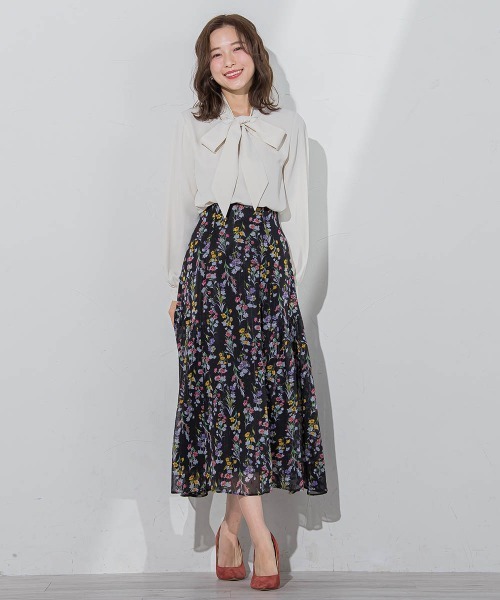 QUEENS COURT(クイーンズコート)の「ラメシアーフラワースカート(スカート・レディース・ホワイト系その他/ブラック系その他・SS/S/M)」の13枚目の写真