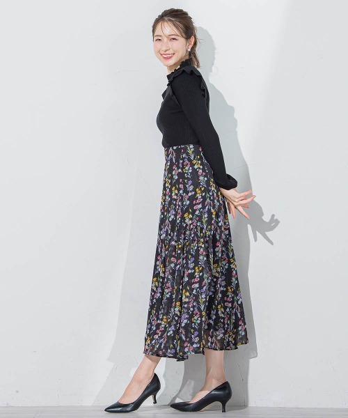 QUEENS COURT(クイーンズコート)の「ラメシアーフラワースカート(スカート・レディース・ホワイト系その他/ブラック系その他・SS/S/M)」の3枚目の写真