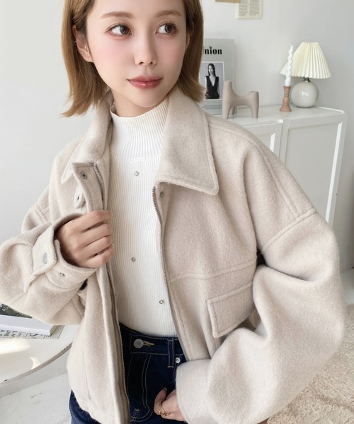 moment+（モーメントプラス）の「フェイクウールモッサ2WAYアレンジカラーショートブルゾン（ミリタリージャケット・レディース・チャコールグレー/ブラック/グレイッシュベージュ/アイボリー・M/L）」の18枚目の写真