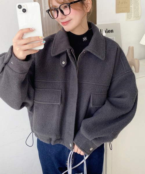 moment+（モーメントプラス）の「フェイクウールモッサ2WAYアレンジカラーショートブルゾン（ミリタリージャケット・レディース・チャコールグレー/ブラック/グレイッシュベージュ/アイボリー・M/L）」の11枚目の写真