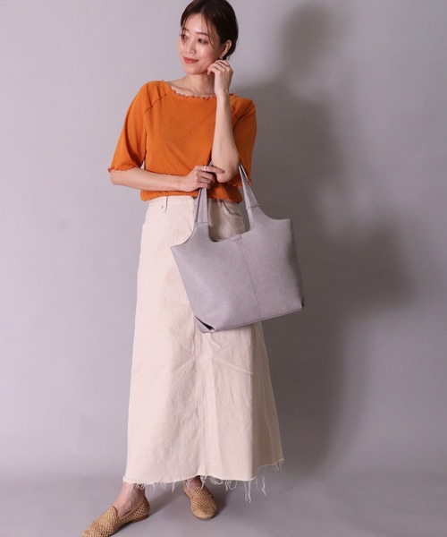 Legato Largo（レガートラルゴ）の「(LF)【Legato Largo】ネオノスタルジック フェイクレザー A4 トートバッグ（トートバッグ・レディース・ブラック/ライトグレー/グレイッシュベージュ・ONE SIZE）」の6枚目の写真