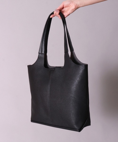 Legato Largo（レガートラルゴ）の「(LF)【Legato Largo】ネオノスタルジック フェイクレザー A4 トートバッグ（トートバッグ・レディース・ブラック/ライトグレー/グレイッシュベージュ・ONE SIZE）」の11枚目の写真