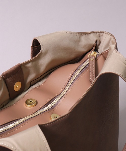 Legato Largo（レガートラルゴ）の「(LF)【Legato Largo】ネオノスタルジック フェイクレザー A4 トートバッグ（トートバッグ・レディース・ブラック/ライトグレー/グレイッシュベージュ・ONE SIZE）」の22枚目の写真