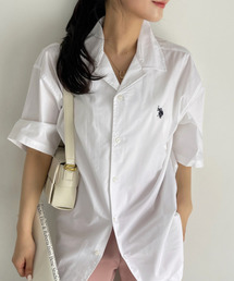 U.S. POLO ASSN.（ユーエスポロアッスン）の「U.S. POLO ASSN. オープンカラー ショートスリーブ シャツ（シャツ/ブラウス・レディース）」