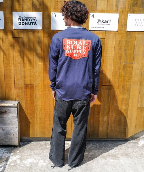 roial（ロイアル）の「DESIGN TEE/ROIAL(ロイアル)スタンダードフィットバックプリントロングカットソー（Tシャツ/カットソー・メンズ・ホワイト/ネイビー/グリーン系その他3・LARGE/MEDIUM/X-LARGE）」の7枚目の写真