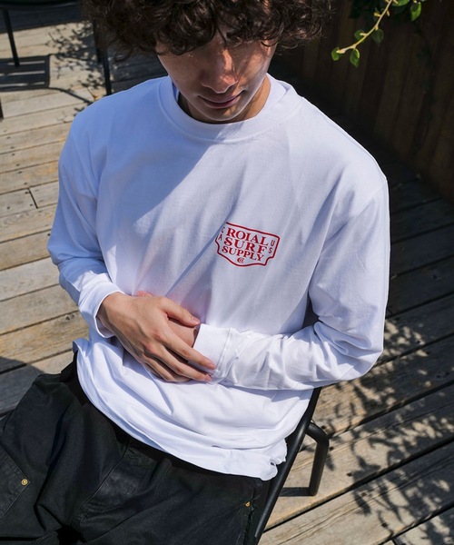 roial（ロイアル）の「DESIGN TEE/ROIAL(ロイアル)スタンダードフィットバックプリントロングカットソー（Tシャツ/カットソー・メンズ・ホワイト/ネイビー/グリーン系その他3・LARGE/MEDIUM/X-LARGE）」の19枚目の写真