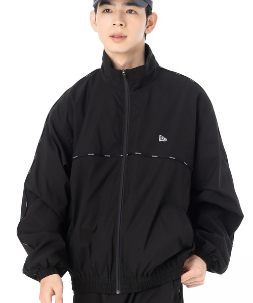 NEW ERA（ニューエラ）の「ニューエラ パフォーマンスアパレル ジャケット オーバーサイズ（ブルゾン・メンズ・ブラック/オリーブ・S/M/L/XL/XXL）」の2枚目の写真