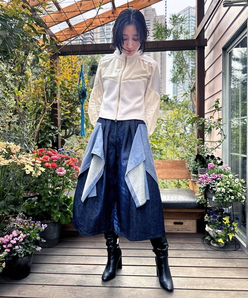 AVIE（アビィ）の「ペプラムデザインデニムキュロットパンツ（デニムパンツ・レディース・インディゴブルー・38）」の3枚目の写真