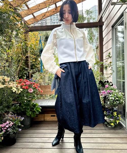 AVIE（アビィ）の「ペプラムデザインデニムキュロットパンツ（デニムパンツ・レディース・インディゴブルー・38）」の4枚目の写真