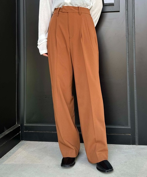 1chaku.(イッチャク)の「ツータックストレートパンツ(スラックス・レディース・ターコイズブルー/ライトベージュ/ブラウン/ダークカーキ/アッシュブラウン/グレー/アイボリー/ブラック・マルチサイズ)」の6枚目の写真