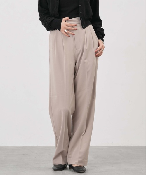 1chaku.(イッチャク)の「ツータックストレートパンツ(スラックス・レディース・ターコイズブルー/ライトベージュ/ブラウン/ダークカーキ/アッシュブラウン/グレー/アイボリー/ブラック・マルチサイズ)」の2枚目の写真