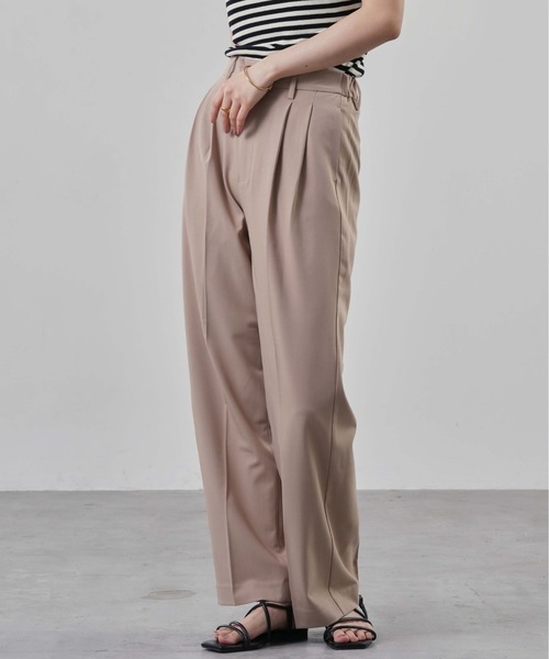 1chaku.(イッチャク)の「ツータックストレートパンツ(スラックス・レディース・ターコイズブルー/ライトベージュ/ブラウン/ダークカーキ/アッシュブラウン/グレー/アイボリー/ブラック・マルチサイズ)」の13枚目の写真