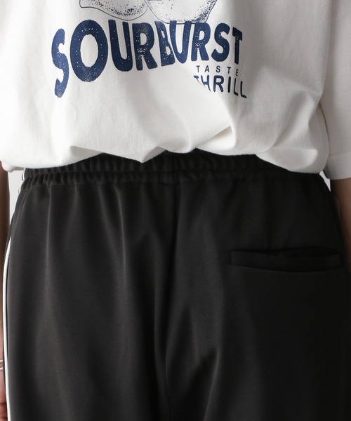 ikumi ジャージ　パンツ　セットアップ　ブラック ikumi ジャージ パンツ セットアップ ブラック トップス