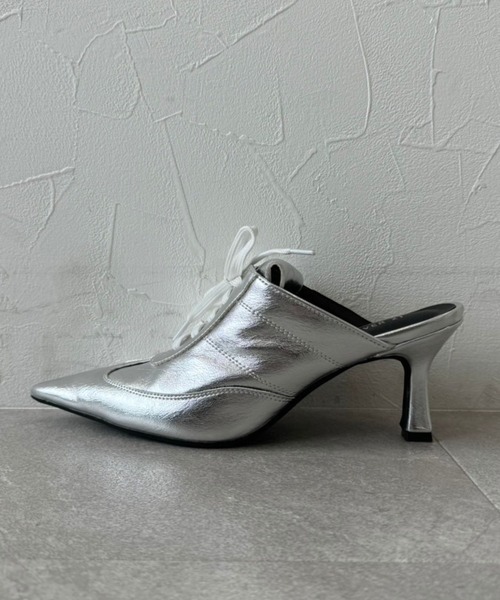 FOREVER 21（フォーエバー トゥエンティーワン）の「【2024FW】スニーカーミュール（パンプス・レディース・ブラック/シルバー・MEDIUM/LARGE）」の5枚目の写真