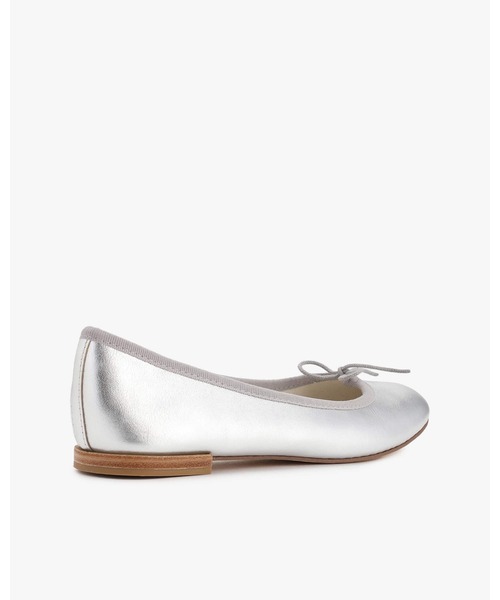 Repetto(レペット)の「Cendrillon バレエフラット - EUサイズ / V086VEM(バレエシューズ・レディース・シルバー・38.5/38/37.5/37/36.5/36/35/40/39/35.5)」の4枚目の写真