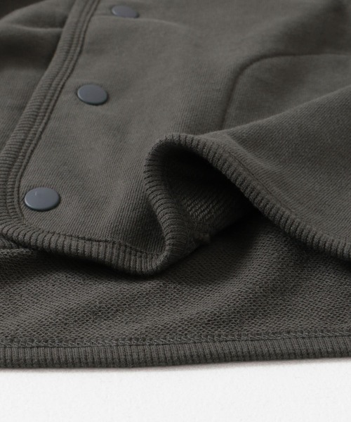 URBAN RESEARCH DOORS（アーバンリサーチドアーズ）の「裏毛Vネックカーディガン(KIDS)（Tシャツ/カットソー・キッズ・チャコールグレー/ホワイト系その他・105/120/135）」の19枚目の写真