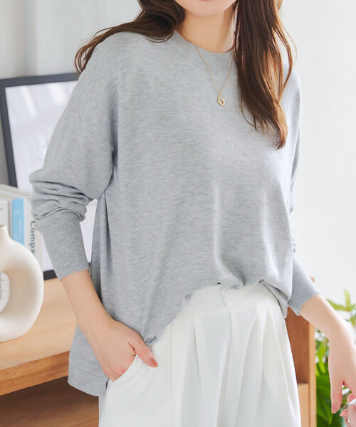 KOBE LETTUCE（コウベレタス）の「[ M/L/XL 選べるネック ] メルティベーシックニットトップス（ニット/セーター・レディース・ホワイト系/アイボリー系1/イエロー系/イエロー/ネイビー/ブルー系/ブラック系/ホワイト/ブラウン/ピンク/グリーン/ベージュ系/ピンク系/グリーン系/バーガンディー/アイボリー系/ブルー/グレー/グレー系/ネイビー系/ブラック/ブラウン系/レッド系/ベージュ/レッド系1/レッド/コーラルピンク/ブラック系1/ライトグレー系/ライトグレー系1/グレー系1/ベージュ系1/アイボリー系2/ブルー系1/ブルー系2/ピンク系1/ピンク系2/サックスブルー/ライトグレー・L/M/XL）」の9枚目の写真