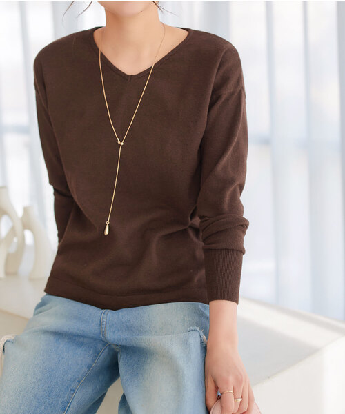 KOBE LETTUCE（コウベレタス）の「[ M/L/XL 選べるネック ] メルティベーシックニットトップス（ニット/セーター・レディース・ホワイト系/アイボリー系1/イエロー系/イエロー/ネイビー/ブルー系/ブラック系/ホワイト/ブラウン/ピンク/グリーン/ベージュ系/ピンク系/グリーン系/バーガンディー/アイボリー系/ブルー/グレー/グレー系/ネイビー系/ブラック/ブラウン系/レッド系/ベージュ/レッド系1/レッド/コーラルピンク/ブラック系1/ライトグレー系/ライトグレー系1/グレー系1/ベージュ系1/アイボリー系2/ブルー系1/ブルー系2/ピンク系1/ピンク系2/サックスブルー/ライトグレー・L/M/XL）」の13枚目の写真