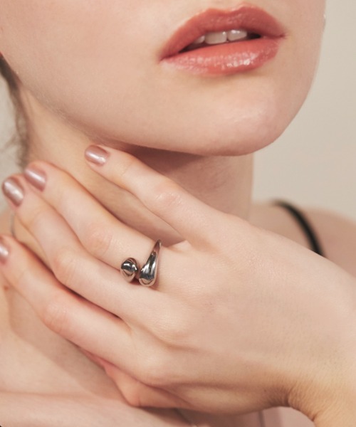 ciite' surgical stainless(シーテサージカルステンレス)の「【 金属アレルギー対応 】 ニュアンスリング サージカルステンレス (リング・レディース・シルバー/ゴールド・11号)」の1枚目の写真