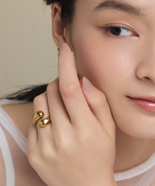 ciite' surgical stainless(シーテサージカルステンレス)の「【 金属アレルギー対応 】 ニュアンスリング サージカルステンレス (リング・レディース・シルバー/ゴールド・11号)」の6枚目の写真