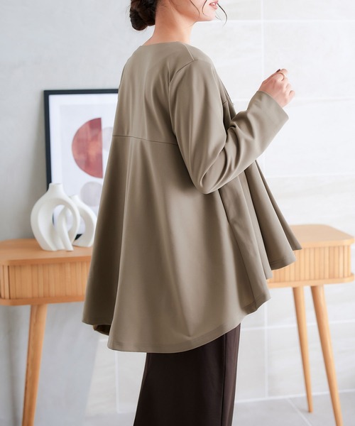 KOBE LETTUCE（コウベレタス）の「ノーカラーフレアペプラムジャケット（ノーカラージャケット・レディース・ブラック/モカ/ネイビー・M）」の14枚目の写真