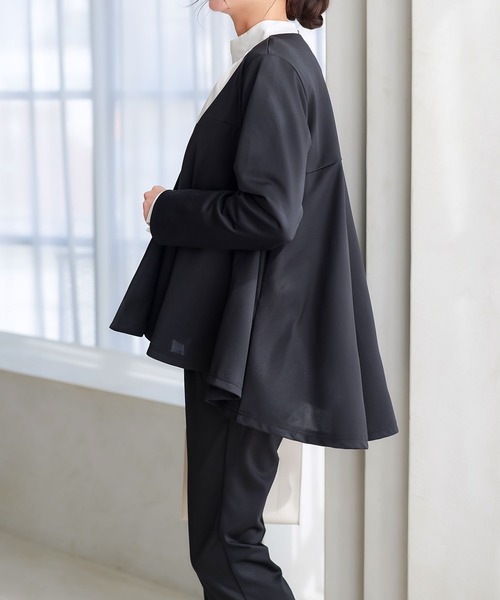 KOBE LETTUCE（コウベレタス）の「ノーカラーフレアペプラムジャケット（ノーカラージャケット・レディース・ブラック/モカ/ネイビー・M）」の17枚目の写真