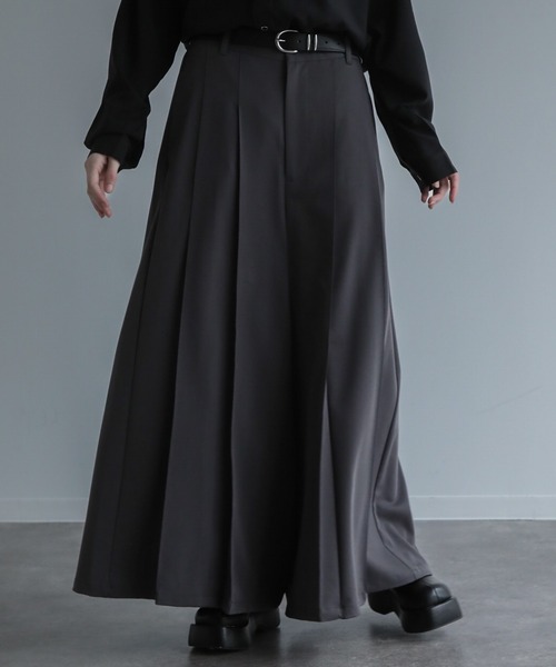 ELLUV（エルブ）の「【ELLUV/エルヴ】ノーブルクオリティーTR ルーズプリーツタック袴スラックス（スラックス・メンズ・ブラック/グレー/ブルー/ダークベージュ/ブラック系その他/ライトグレー・S/M/L）」の22枚目の写真