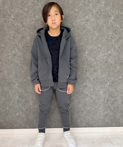 THE CASUAL（カジュアル）の「綿タッチ　裏起毛　ちょいBIG ZIPパーカー（パーカー・キッズ・チャコール/ベージュ/オートミール/ブラック/杢グレー/ヘザーチャコール・110cm/120cm/130cm/140cm/150cm/160cm）」の14枚目の写真