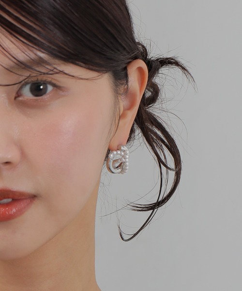 Kana(カナ)の「ウェーブライン クロス パール サークル ピアス 結婚式 お呼ばれ オケージョン デイリー(ピアス(両耳用)・レディース・シルバー/ゴールド・フリー)」の5枚目の写真