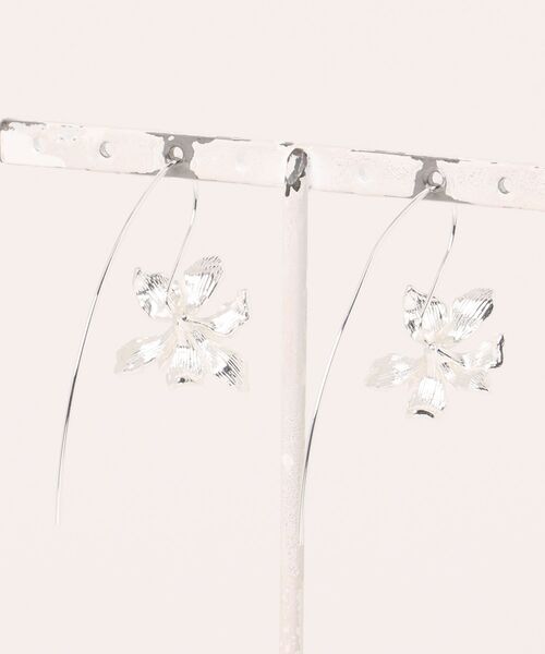 Burner(バーナー)の「【OKUOKU 0909】ボリュームフラワー ピアス 両耳用 oku-pierce-802554980436-11 y【RBTS】(ピアス(両耳用)・レディース・シルバー/ゴールド・FREE)」の3枚目の写真
