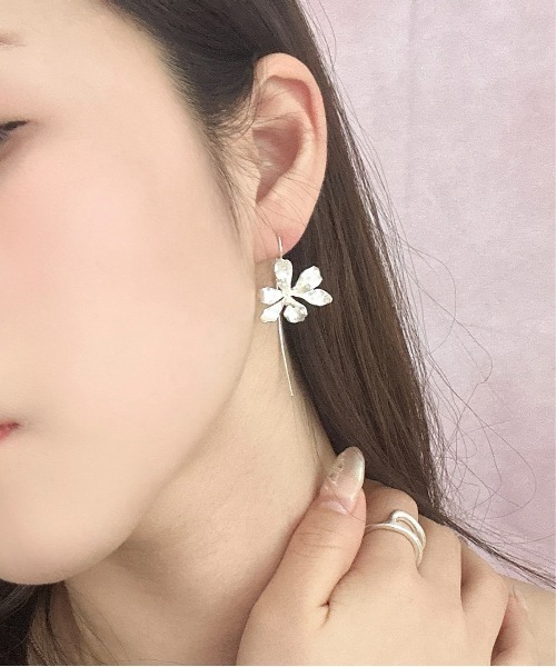 Burner(バーナー)の「【OKUOKU 0909】ボリュームフラワー ピアス 両耳用 oku-pierce-802554980436-11 y【RBTS】(ピアス(両耳用)・レディース・シルバー/ゴールド・FREE)」の2枚目の写真