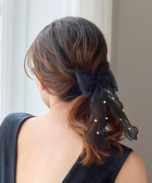 Phoebe（フィービィー）の「フレアリボンドットパールヘアゴム（ヘアゴム・レディース・ベージュ/ブラック・FREE）」の10枚目の写真