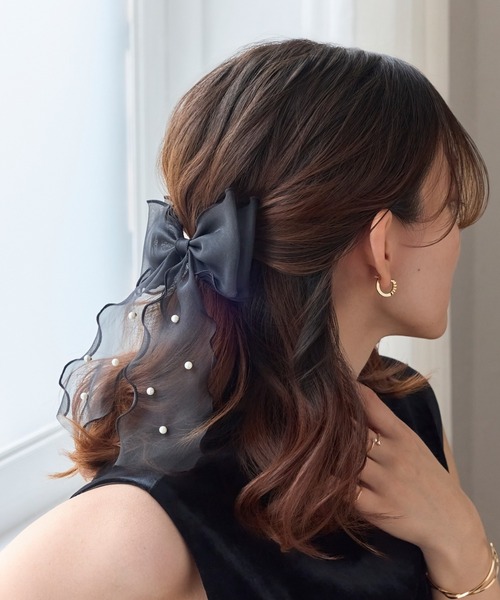 Phoebe（フィービィー）の「フレアリボンドットパールヘアゴム（ヘアゴム・レディース・ベージュ/ブラック・FREE）」の8枚目の写真