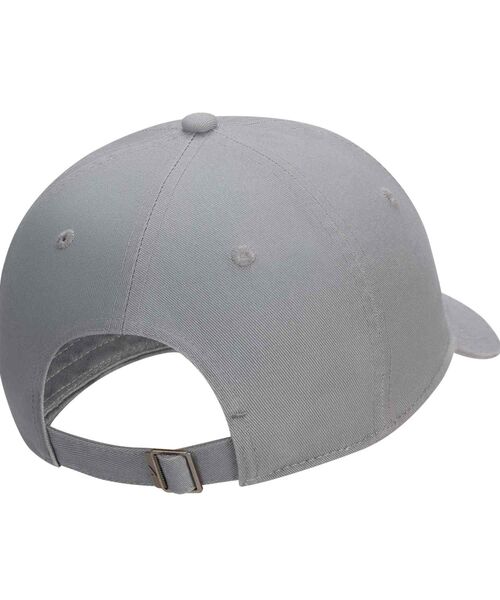 NIKE(ナイキ)の「ナイキ クラブ アンストラクチャード フューチュラ ウォッシュ キャップ /Nike Club Unstructured Futura Wash Cap FB5368-073 Particle Grey(キャップ・メンズ・グレー・L/XL/M/L/S/M)」の3枚目の写真