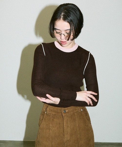 Clum（クルム）の「color pattern bottle neck knit tops / 配色ポイントボトルネックニットトップス（Tシャツ/カットソー・レディース・サックスブルー/ブラウン・FREE）」の4枚目の写真