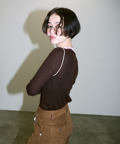 Clum（クルム）の「color pattern bottle neck knit tops / 配色ポイントボトルネックニットトップス（Tシャツ/カットソー・レディース・サックスブルー/ブラウン・FREE）」の5枚目の写真