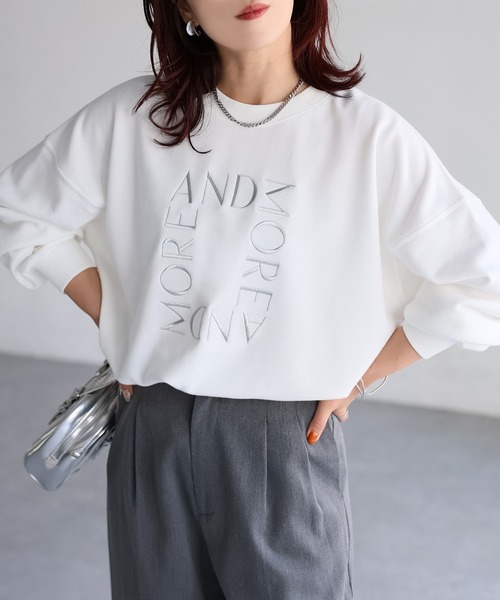 Riberry(リベリー)の「スクエアロゴ刺繍スウェット(スウェット・レディース・ネイビー×ホワイト/ホワイト系/ライトグレー系/ブラック×ホワイト・FREE)」の3枚目の写真