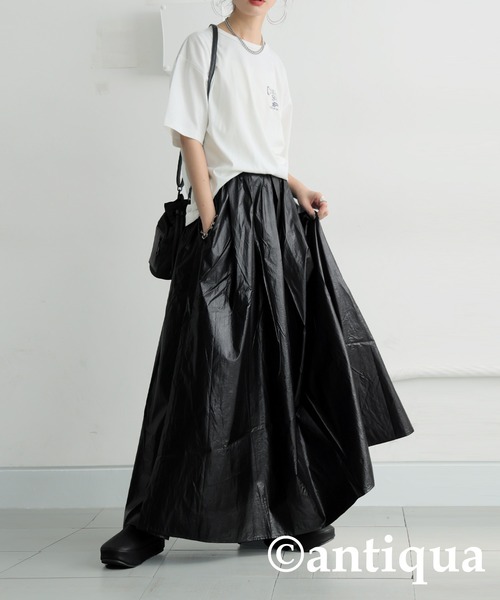 antiqua(アンティカ)の「メタリックフレアスカート(スカート・レディース・シルバー/ブラック・ONESIZE)」の6枚目の写真