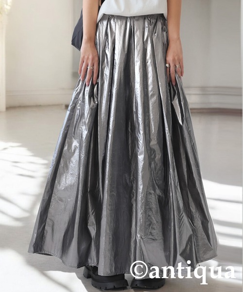 antiqua(アンティカ)の「メタリックフレアスカート(スカート・レディース・シルバー/ブラック・ONESIZE)」の8枚目の写真