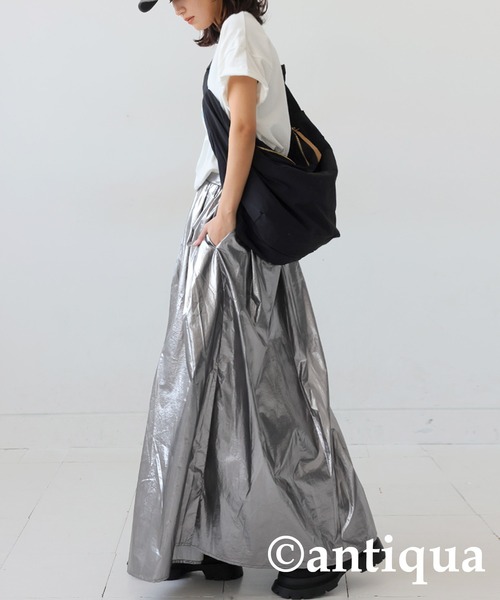 antiqua(アンティカ)の「メタリックフレアスカート(スカート・レディース・シルバー/ブラック・ONESIZE)」の11枚目の写真
