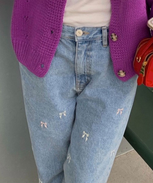 Mejoul(メジュール)の「リボン柄刺繍ボーイフレンドハイウエストストレートデニム(デニムパンツ・レディース・ブルー・L/M/S)」の3枚目の写真