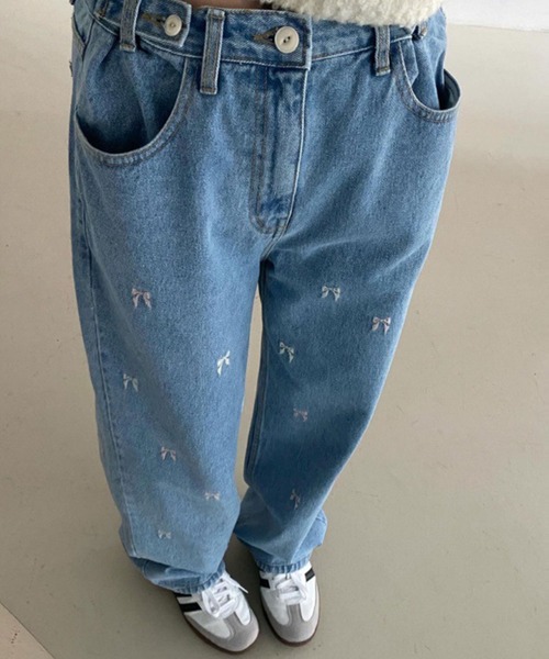Mejoul(メジュール)の「リボン柄刺繍ボーイフレンドハイウエストストレートデニム(デニムパンツ・レディース・ブルー・L/M/S)」の10枚目の写真
