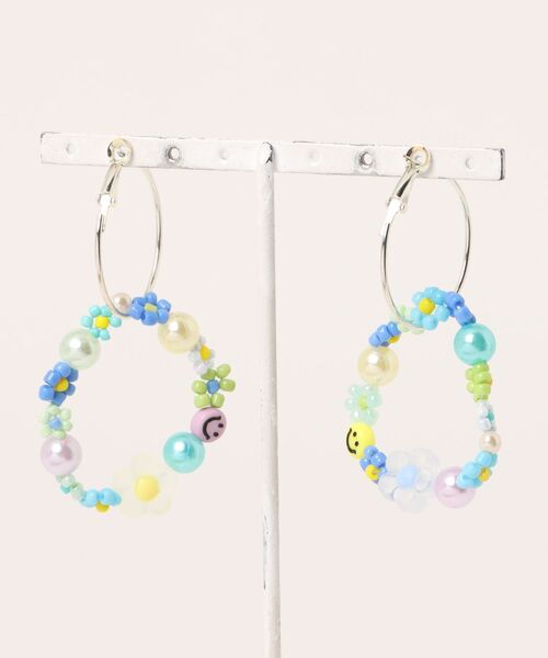 tone（トーン）の「【NAPIKO】お花🌸パール調♡フープ型◇マルチ/ピアス(MA)（ピアス（両耳用）・レディース・マルチ・FREE）」の4枚目の写真