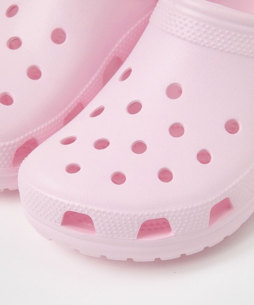 crocs（クロックス）の「【crocs(クロックス)】クラシック クロッグ [19cm-23cm](KIDS)（サンダル・キッズ・ネイビー/ブラック/パープル/ピンク/グリーン/ブルー/サックスブルー/ミント/ラベンダー・23.0cm/22.0cm/19.0cm/20.0cm/21.0cm）」の19枚目の写真