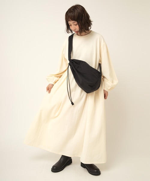 RNA-N(アールエヌエーエヌ)の「M2403 天竺布帛コンビワンピース(ワンピース・レディース・ブルーパープル/ブラック/アイボリー・FREE)」の2枚目の写真